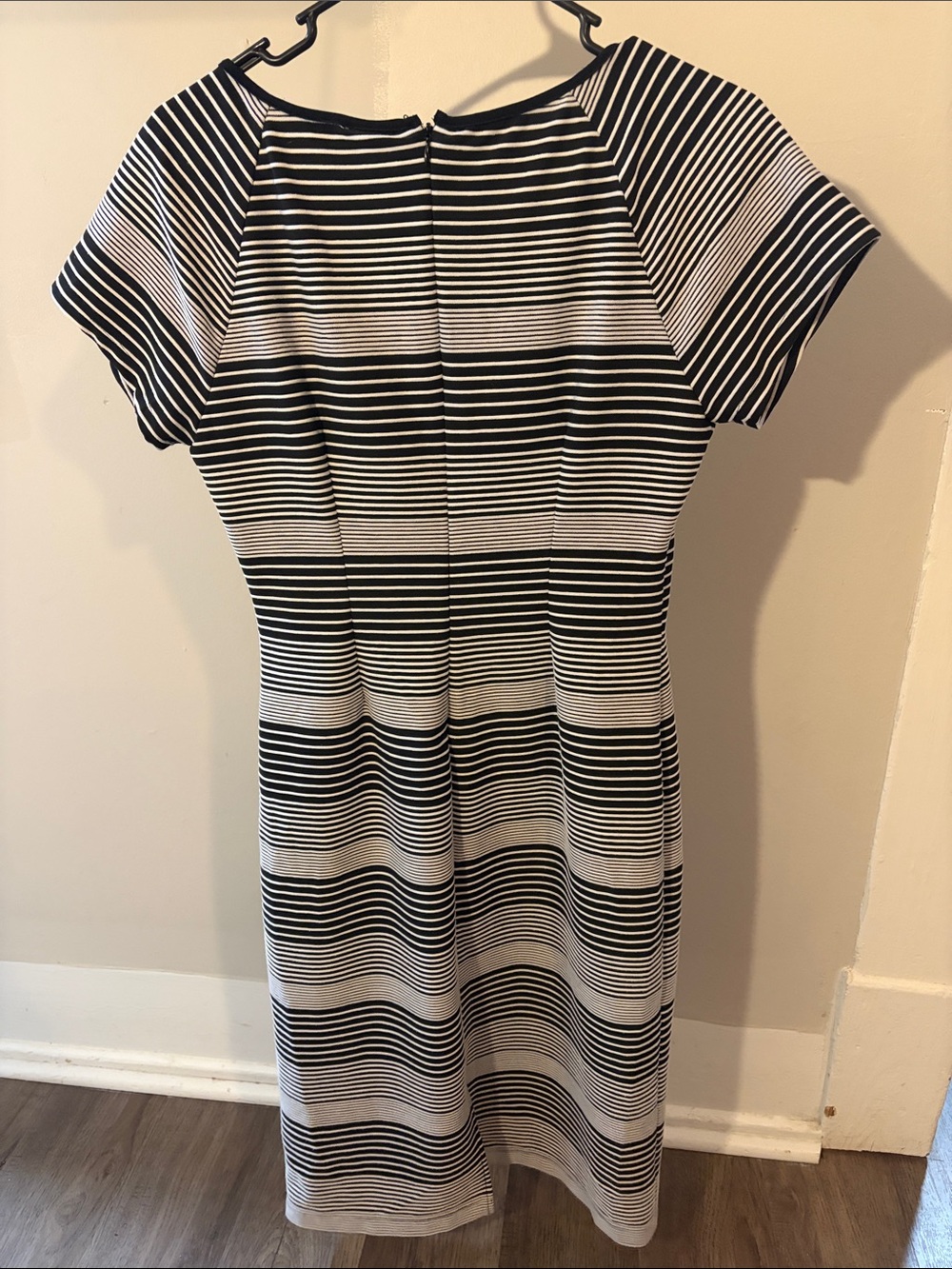 Worthington Black & White Striped Bodycon Scoop Neck Stretch Midi Dress - Picture 4 of 4